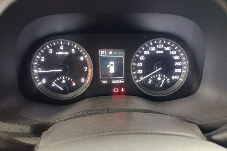 Used Hyundai Tucson 2015 1.6T Dual-Clutch Two-Wheel-Drive Smart Model Instrument Cluster
