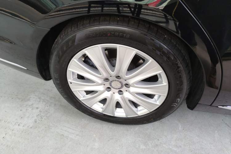 Used Mercedes-Benz S-Class 2014 S 320 L Business Model Right Rear Wheel Hub