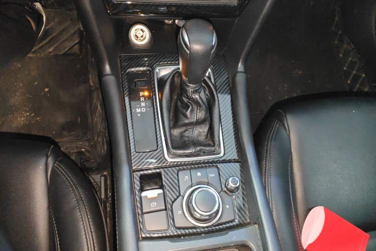 Used Mazda 3 Axela 2017 Sedan 1.5L Automatic Luxury Model Emission Standard China V Gear Lever