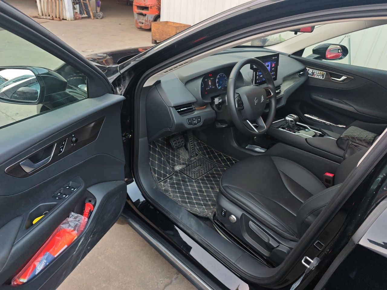 Hongqi E-QM5 2024 450km Range Commuter Version — снимка 16