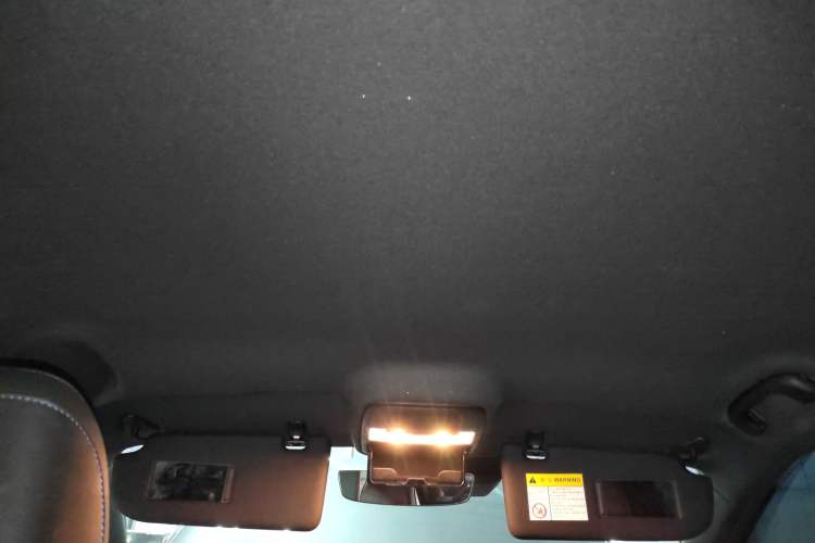 Used MG 4 EV 2023 415 km Range Sea-Faring Champion Edition Headliner