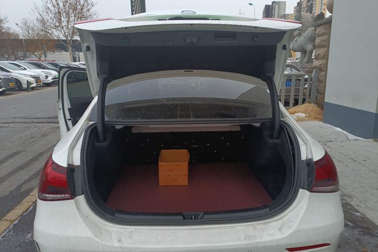 Used Mercedes-Benz A-Class 2022 Restyled A 200 L Sport Sedan Fashion Version
