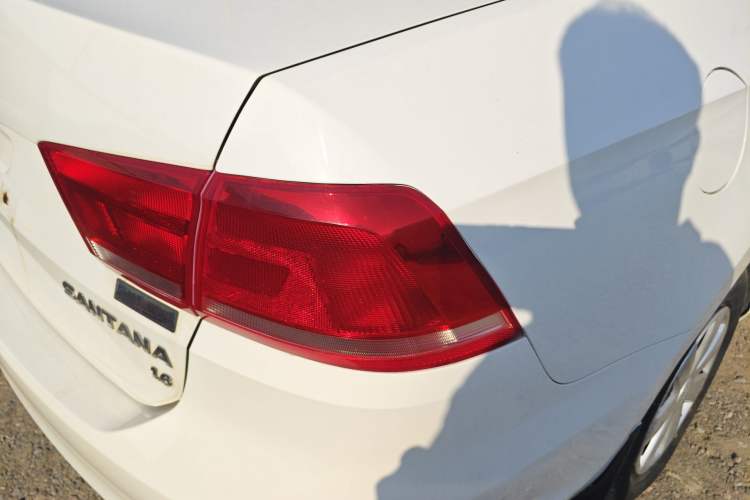 Used Volkswagen Santana 2013 1.6L Manual Fashion Edition Exterior 3