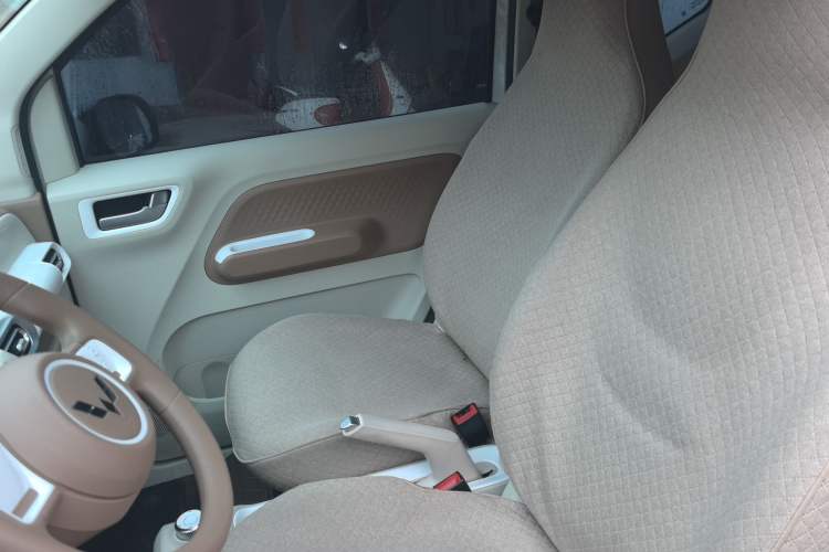 Used Wuling Hongguang MINIEV 2024 3rd Generation 215km Advanced Version
