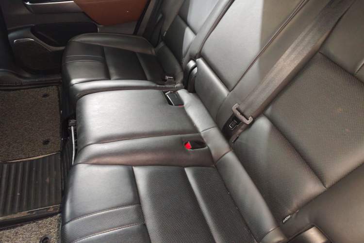 Used GAC Trumpchi GS8 2017 320T Two-Wheel Drive Luxury Smart Connectivity Version (7 Seats)
