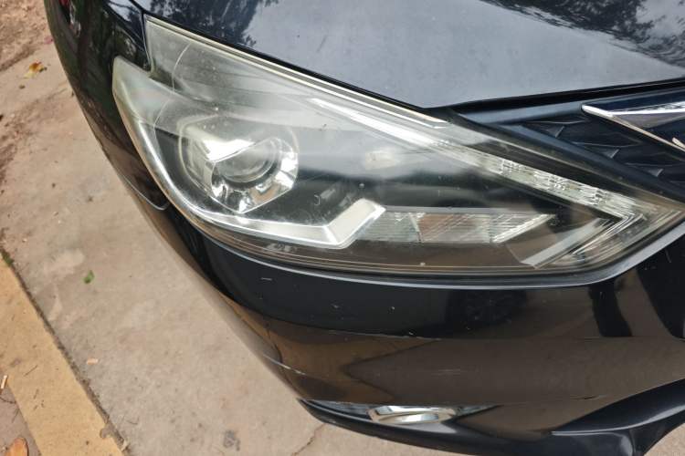 Used Nissan Sylphy 2018 1.6XV CVT Deluxe Edition Right Front Headlight