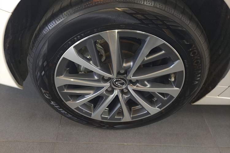 Used Lexus ES 2023 200 Excellence Edition