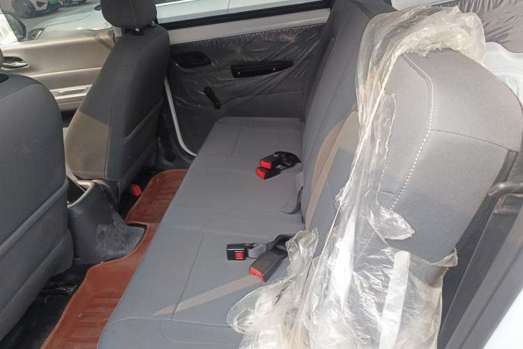 Used Wuling Hongguang New Energy 2025 Extended-Range Hybrid 50 km Standard Version Left Rear Seat