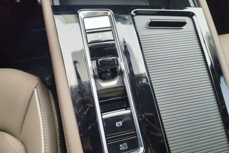 Used Volkswagen Viloran 2024 380TSI Premium Edition
