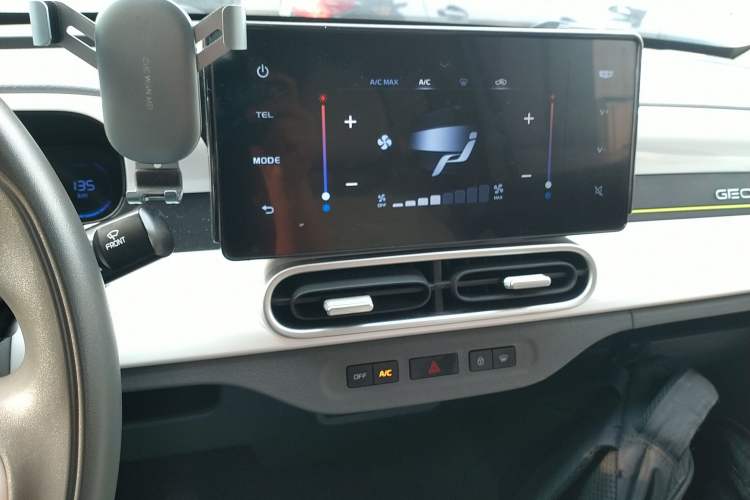 Used Geely Galaxy Panda 2025 210km Panda Kart Audio And AC Panel