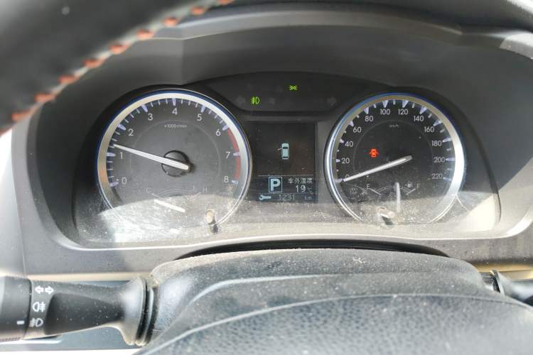 Used Toyota Highlander 2015 2.0T Four-Wheel Drive Luxury Edition 7-Seater Instrument Cluster