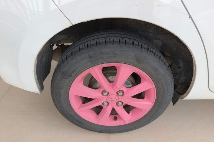 Used Toyota YARiS L Zhi Xuan 2015 1.5G Automatic Xuan Dong Sunroof Special Edition Right Rear Wheel Hub