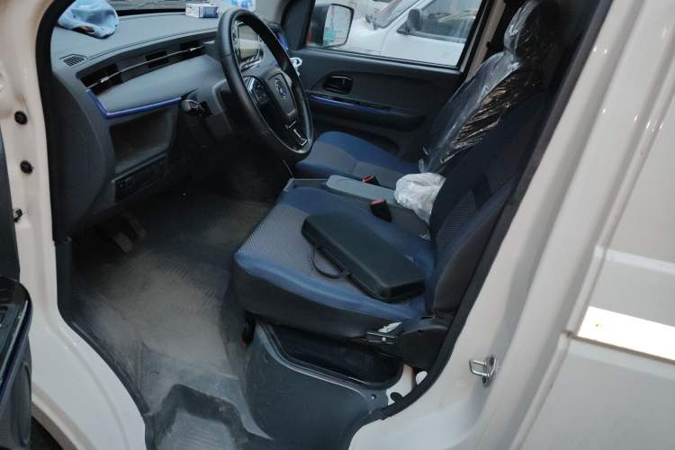 Used Dongfeng Yufeng EM27 2024 EM27L Eves Power 41.86 kWh Driver Seat
