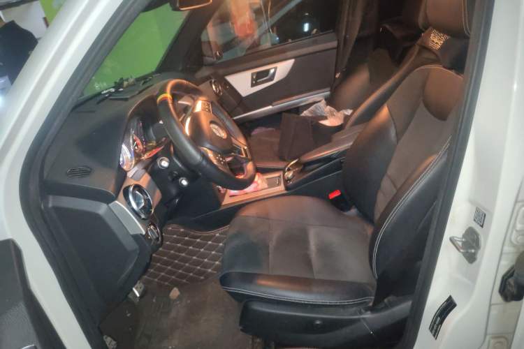 Used Mercedes-Benz GLK-Class 2015 GLK 260 4MATIC Fashion Edition Ultimate Version Left Front Seat