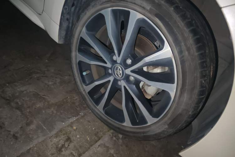 Used Toyota Levin 2019 Dual-Engine 1.8H E-CVT Sport Edition China VI Standard Right Front Wheel Hub