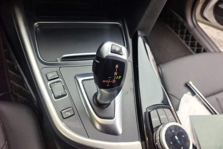 Used BMW 3 Series 2017 318Li Fashion Model Gear Lever