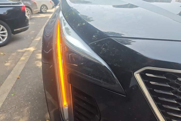 Used Cadillac XT4 2018 28T Two-Wheel-Drive Luxury Model