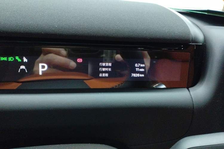 Used Geely Galaxy Galaxy M9 2025 Model 210km Four-Wheel-Drive Leading Edition
