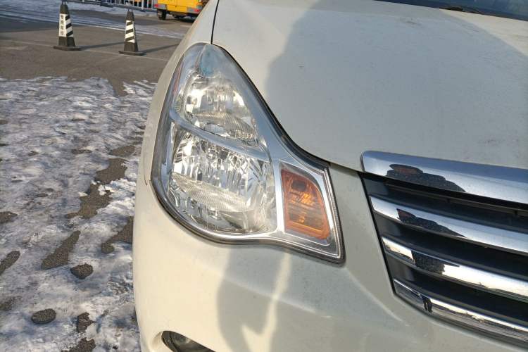 Used Nissan Sylphy 2018 Classic 1.6XE+ Manual Leading Edition Right Front Headlight