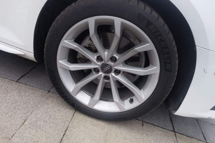 Used Audi A4L 2019 40 TFSI Fashion Edition China VI Emission Standard