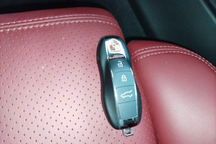 Used Porsche Macan 2024 Macan 2.0T