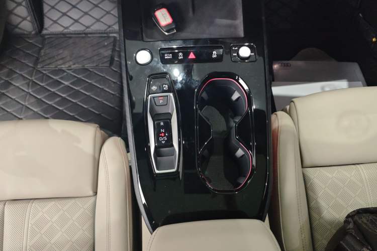 Used Audi A5L 2026 2.0T Sport Plus Gear Lever