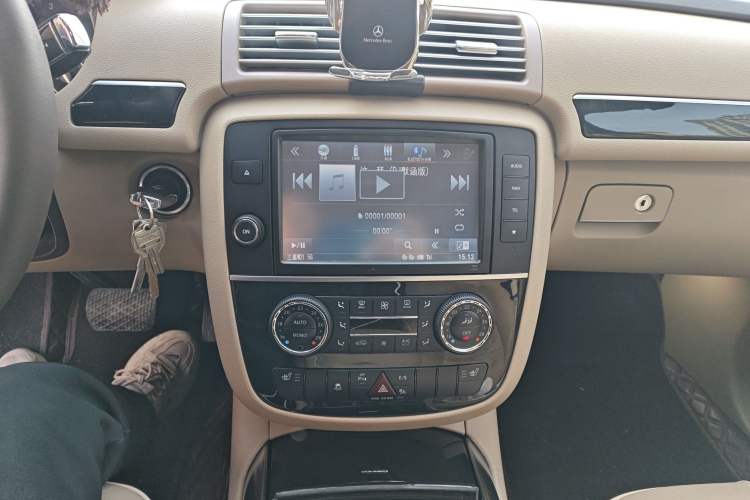 Used Mercedes-Benz R-Class 2014 R 320 4MATIC Luxury Model