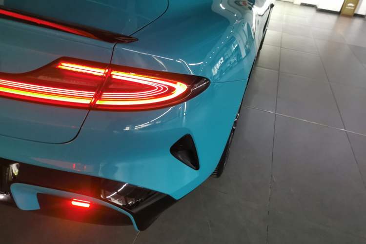 Used Xiaomi Auto SU7 2024 Rear-Drive Long-Range Intelligent Driving Version Right Rear Taillight