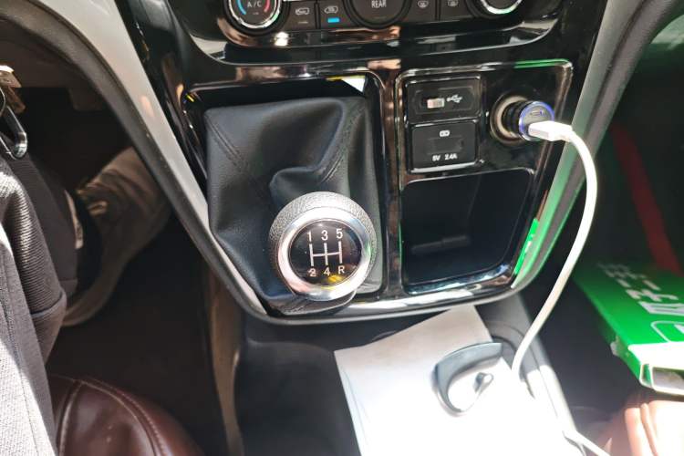 Used JAC Refine M3 2022 1.8L 7-seat Standard Edition Gear Lever