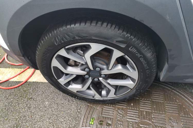 Used Lynk & Co 02 2018 1.5T DCT Two-Wheel Drive Sporty Version China V Standard Right Rear Wheel Hub