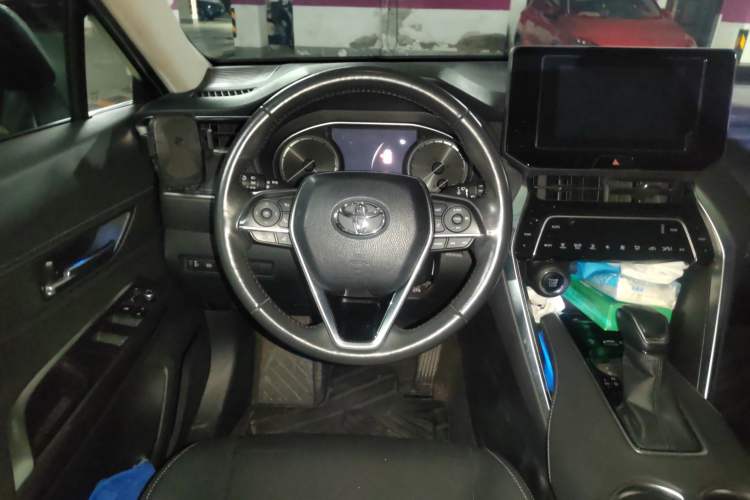 Used Toyota Harrier 2022 2.0L CVT Two-Wheel Drive Luxury Edition