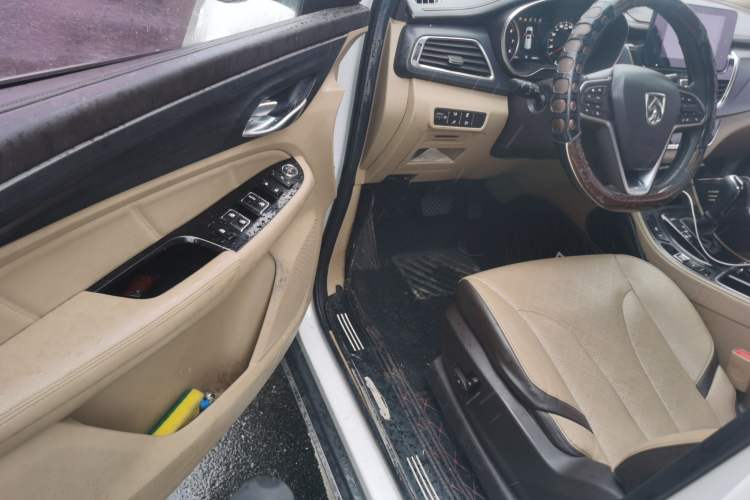 Used Baojun 730 2017 1.8L iAMT Prestige Version 7 Seats
