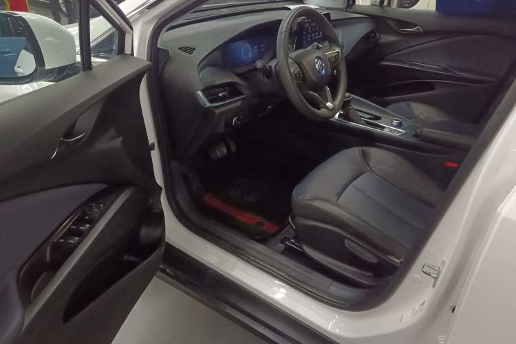 Used Buick Velite 6 2023 430km Range Commuter Version Driver Seat