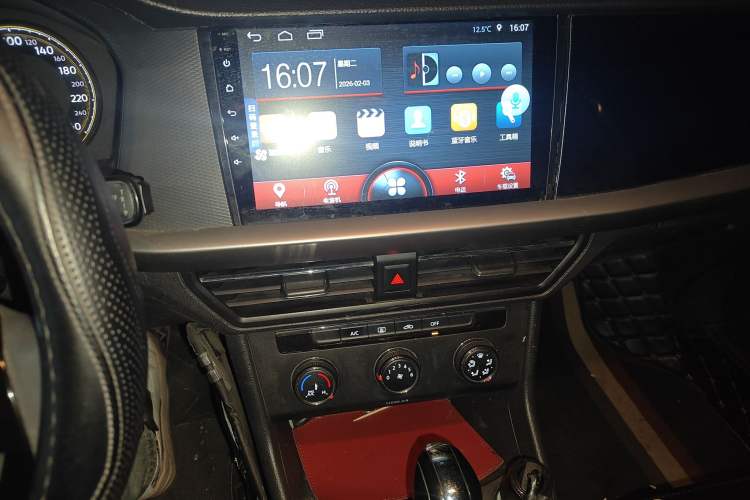 Used Volkswagen Lavida 2019 1.5L Automatic Fashion Edition China VI Audio And AC Panel