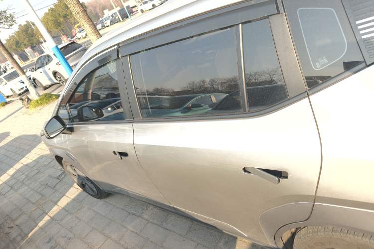 Used AION Y 2024 Younger