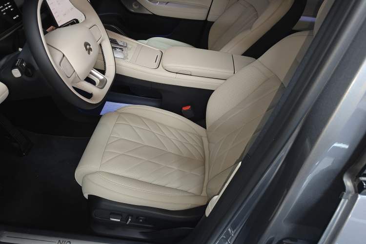 Used Nio ES6 2025 75 kWh Left Front Seat