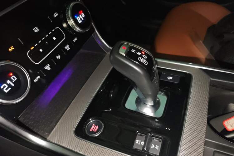 Used Jaguar XEL 2021 2.0T 250 PS R-DYNAMIC S Advanced Sport Edition Gear Lever