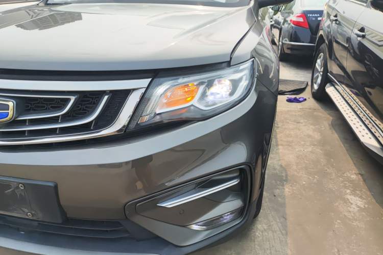 Used Geely Auto Emgrand X7 Sport 2018 1.8TD Automatic Two-Wheel Drive Smart Connect 4G Internet Edition
