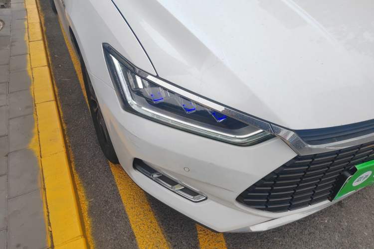 Used BYD Qin Pro New Energy 2019 EV Super Edition High-Power Smart Connect Luxurious Model
