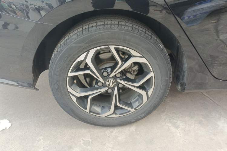 Used MG 5 2022 180 DVVT CVT Youth Luxury Edition
