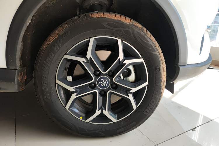 Used BYD Yuan Pro 2023 401KM Luxury Version Right Front Wheel Hub