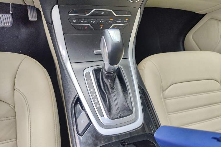 Used Ford Edge 2015 2.0T GTDi 4x4 High-Grade Model Gear Lever