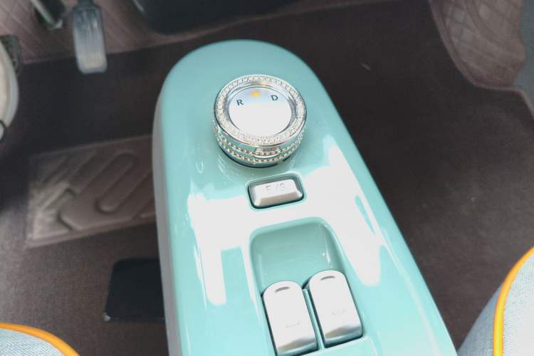 Used CHANGAN NEVO Lumin 2023 301km Honey Dew Edition Gear Lever