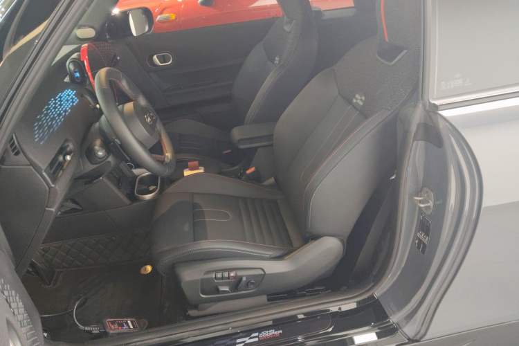 Used MINI JCW 2025 JOHN COOPER WORKS CABRIO
