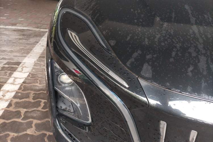 Used Hongqi E-QM5 2022 431 km Charge & Enjoy Edition