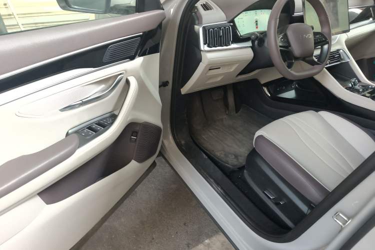 Used BYD Song PLUS New Energy 2025 DM-i Smart Drive 112KM Prestige Model