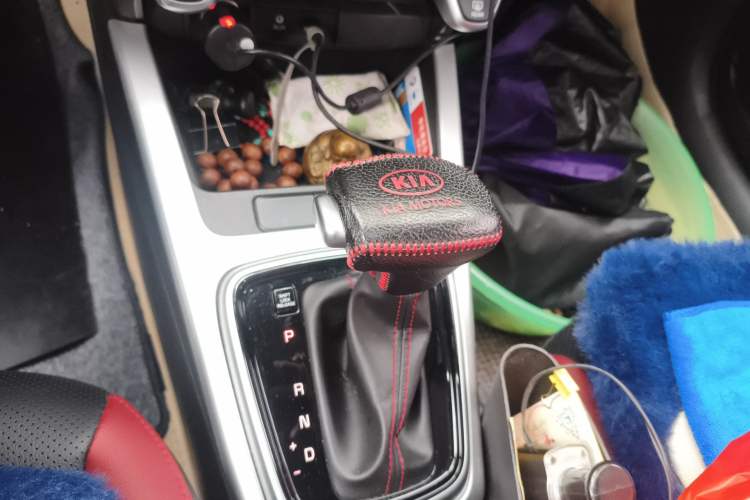 Used Kia KX Cross 2017 1.4L AT GLS Gear Lever