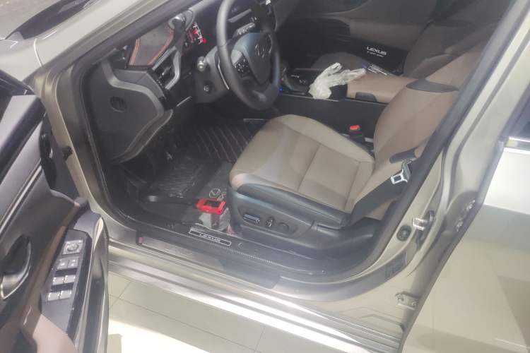 Used Lexus ES 2022 200 Excellence Edition