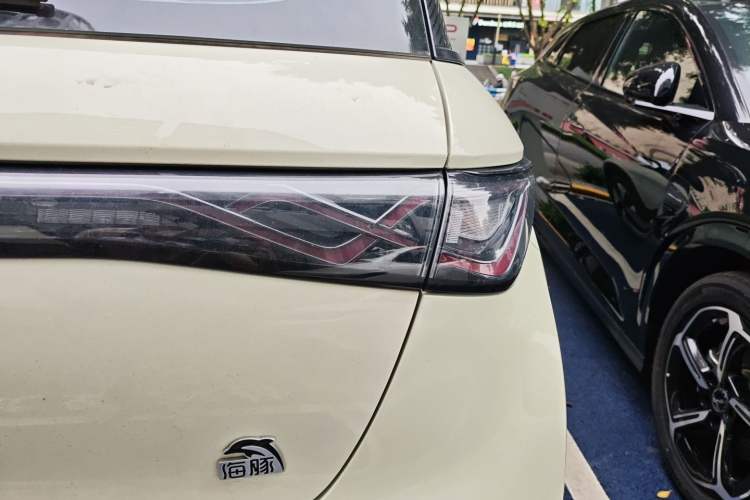 Used BYD Dolphin 2023 420 km Fashion Edition
