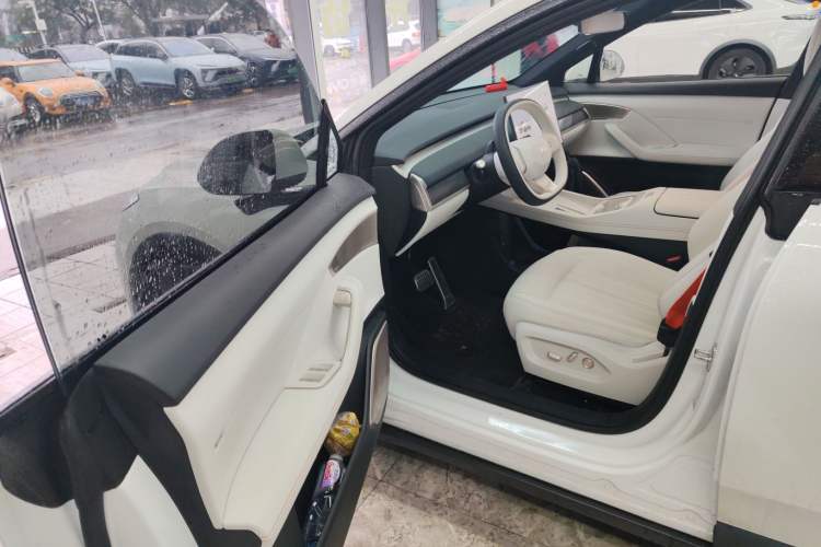 Used ONVO L60 2024 60 kWh Rear-Drive Version